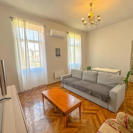 Beachfront Apartament *