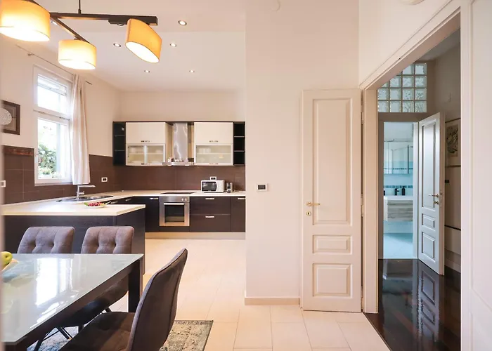 Beachfront Appartamento Zara