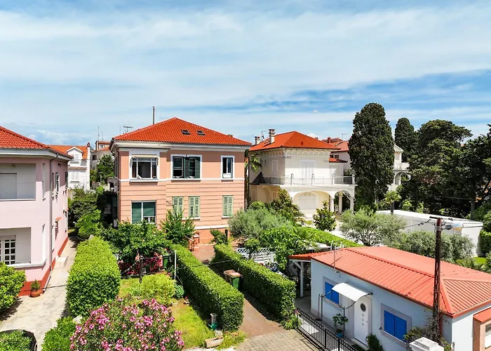 Beachfront Appartamento *