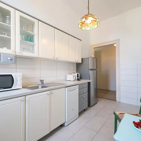 Beachfront Апартаменты *